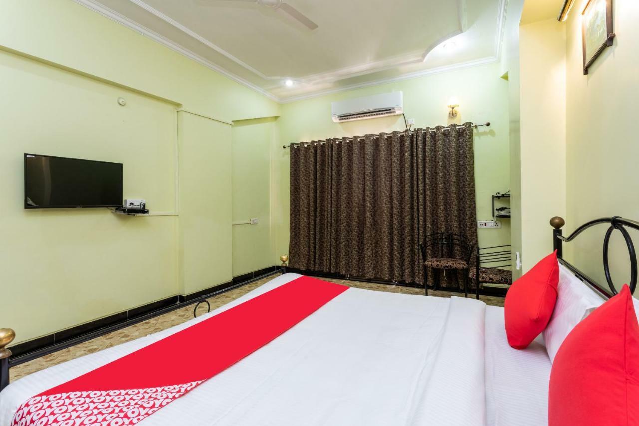 Oyo 38142 Girdhar Mahal Hotel Indore Bagian luar foto