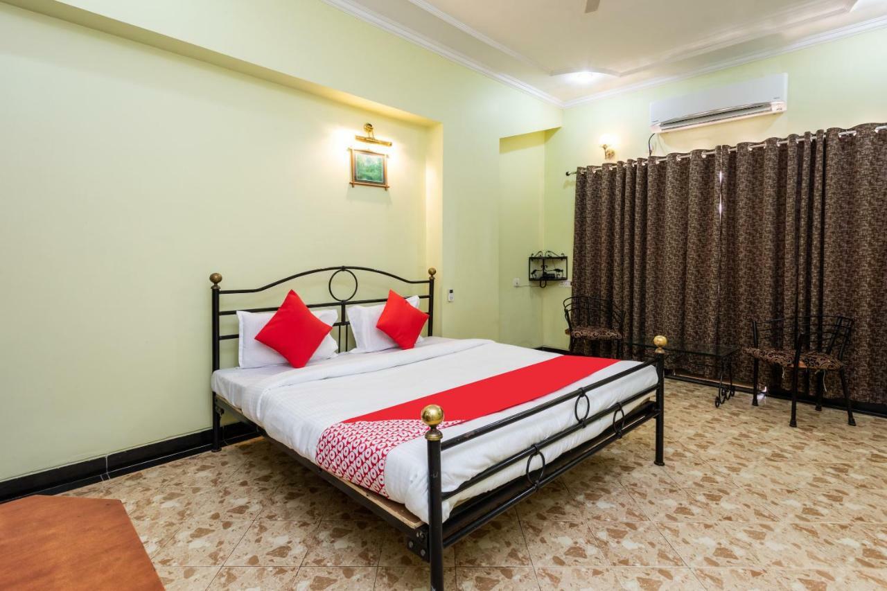 Oyo 38142 Girdhar Mahal Hotel Indore Bagian luar foto