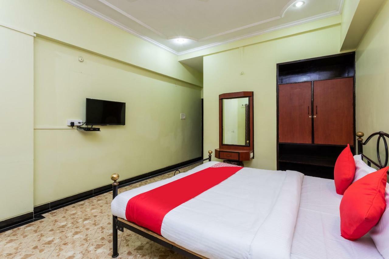 Oyo 38142 Girdhar Mahal Hotel Indore Bagian luar foto