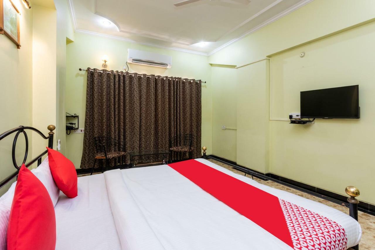 Oyo 38142 Girdhar Mahal Hotel Indore Bagian luar foto